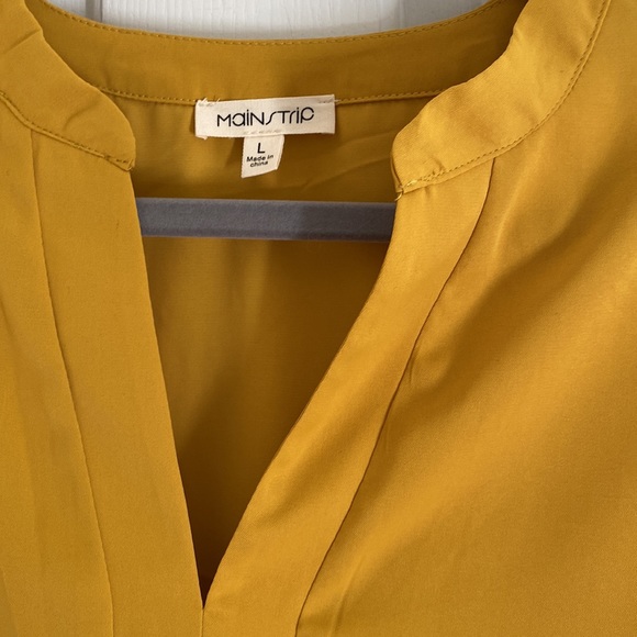 Brand New Mainstrip Brand Blouse - Picture 2 of 4